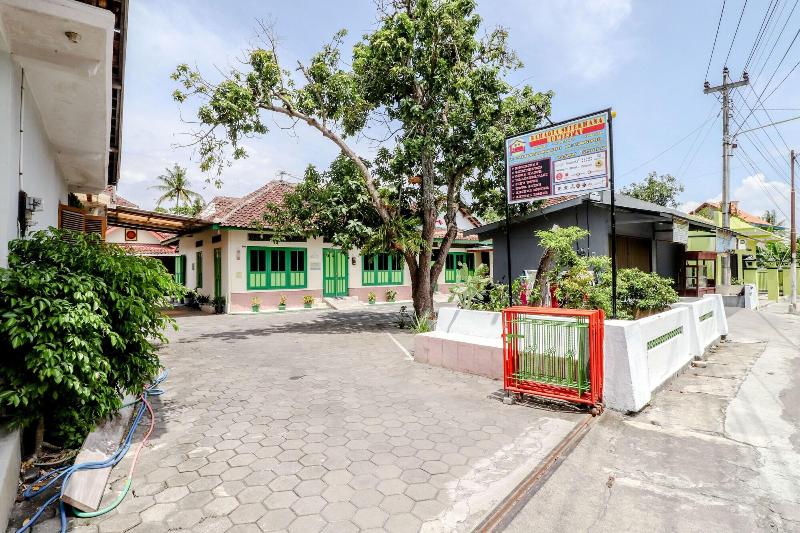 Bahagia Sederhana Homestay by ZUZU - Genel