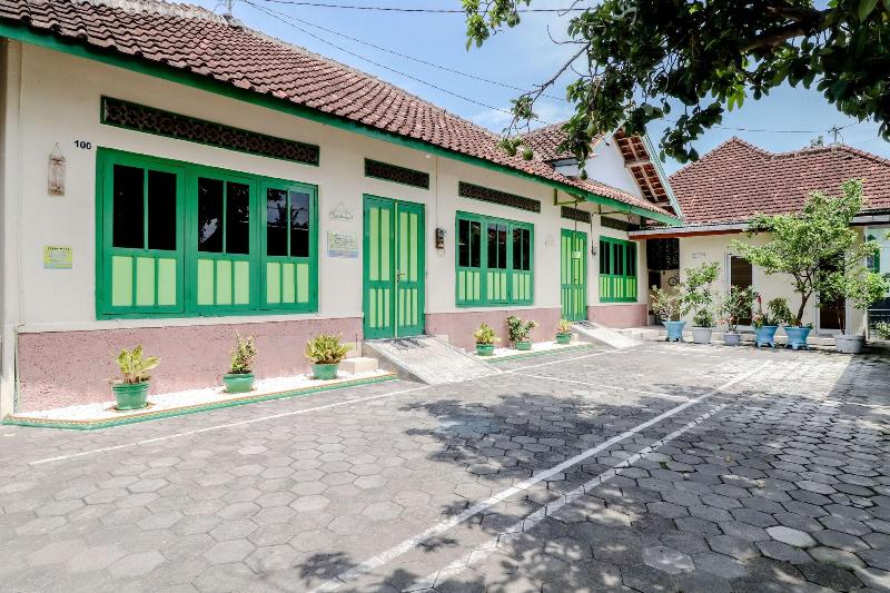 Bahagia Sederhana Homestay by ZUZU - Genel