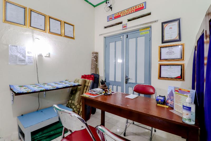 Bahagia Sederhana Homestay by ZUZU - Genel