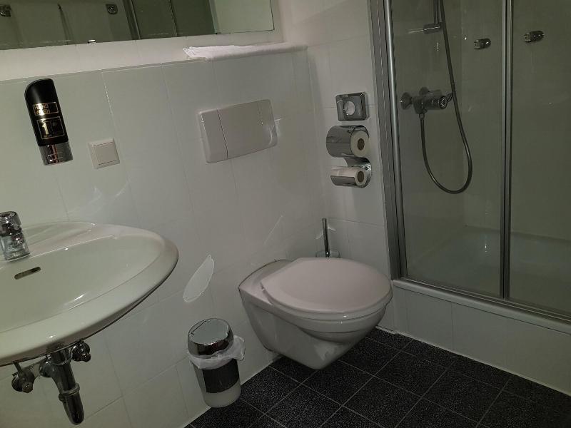 Confour Hotel - Oda