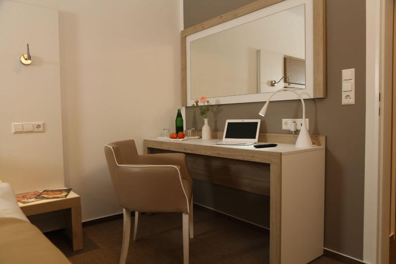 Confour Hotel - Oda