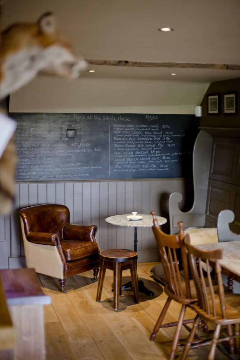 The White Horse - Bar