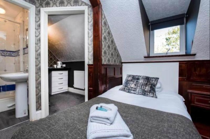 Quayside Hotel & Bar - Oda