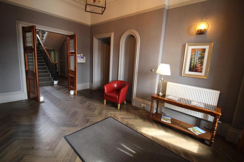The Royal Hotel - Lobi