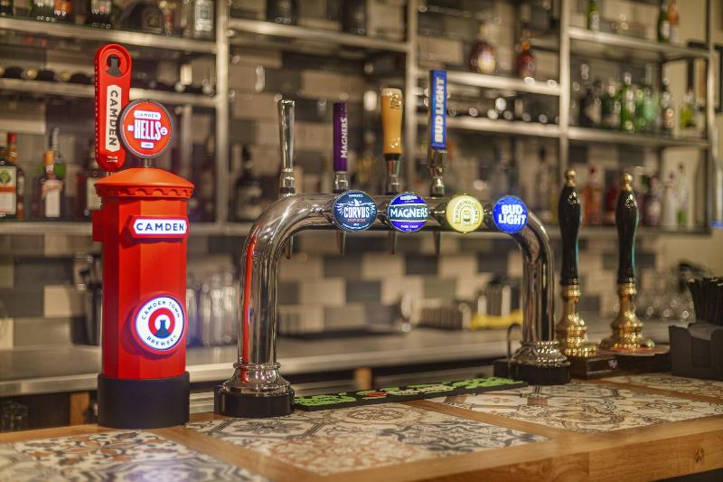 The Rutland Arms Hotel - Bar