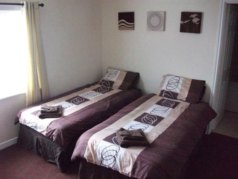 Three Tuns Hotel - Genel
