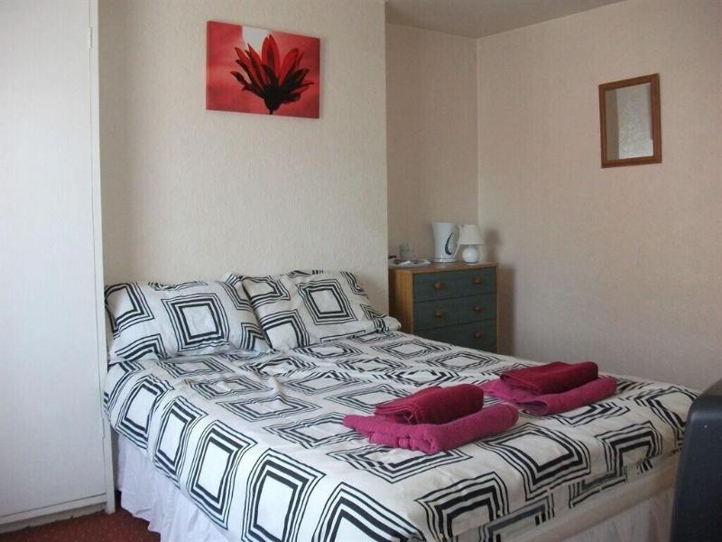 Three Tuns Hotel - Genel
