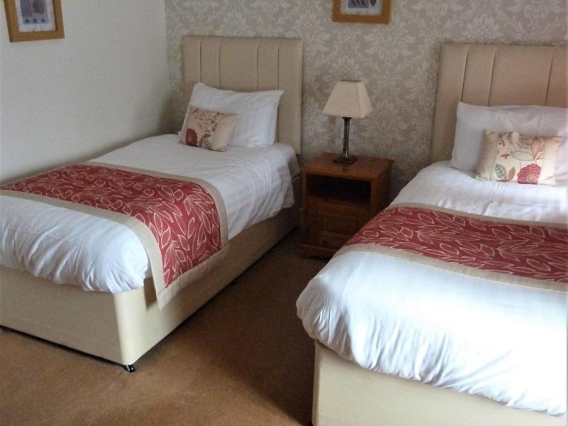 Black Lion Hotel - Genel