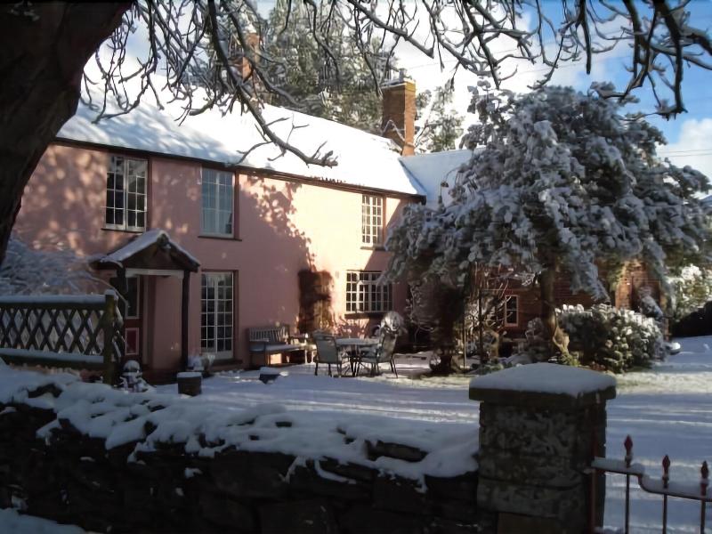Yallands Farmhouse - Genel