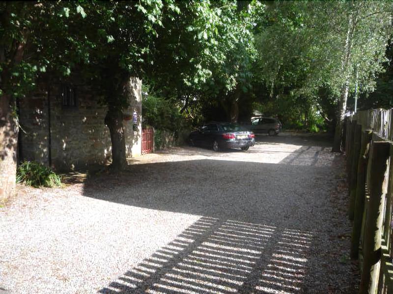 Yallands Farmhouse - Genel