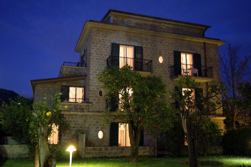 Hotel Alpha - Genel