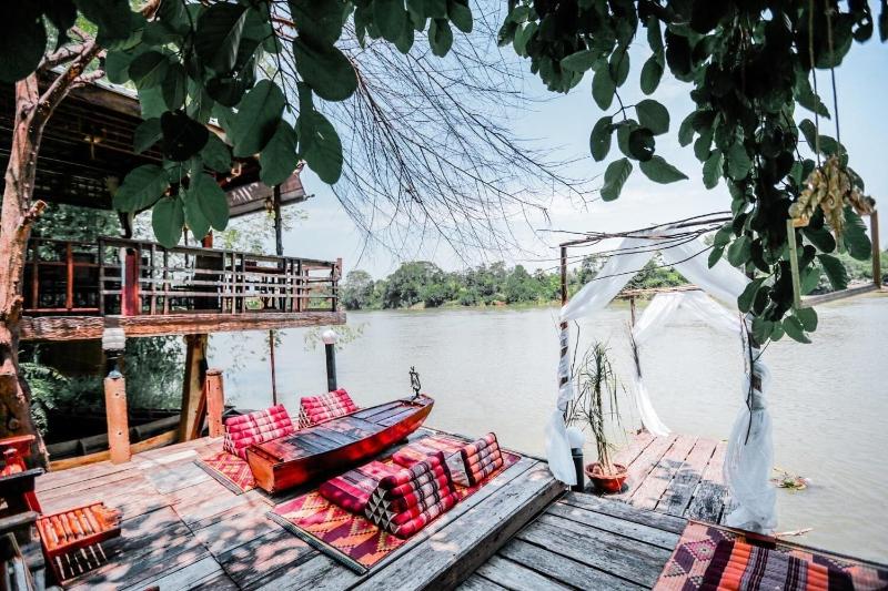 The Antique Riverside - Oda