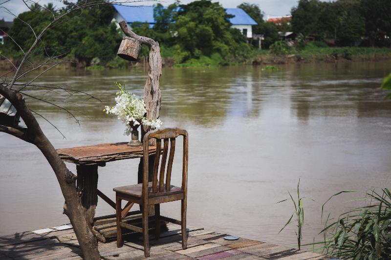 The Antique Riverside - Teras