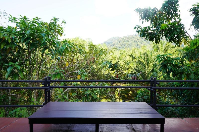 Kachong Hills Tented Resort Trang - Teras