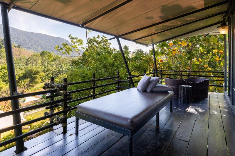 Kachong Hills Tented Resort Trang - Teras