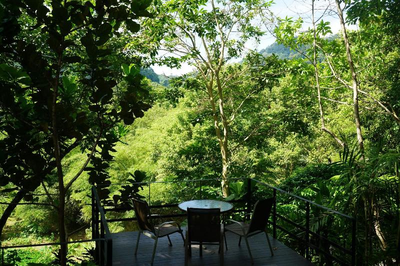 Kachong Hills Tented Resort Trang - Teras