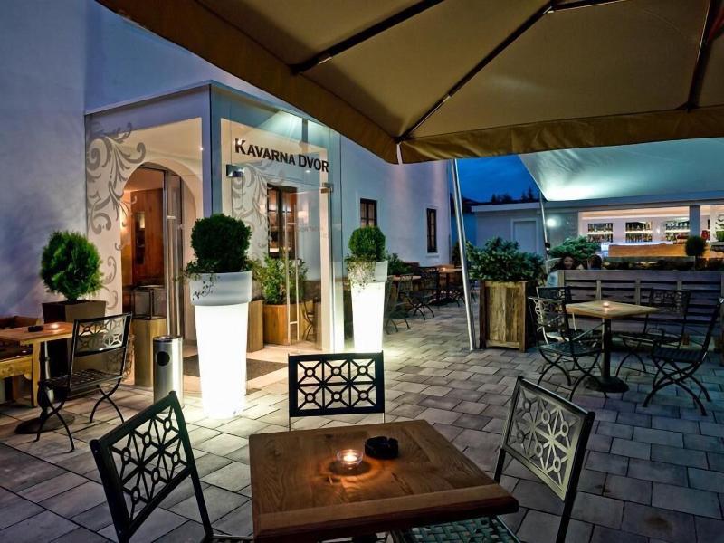 B&B Dvor Tacen - Restoran