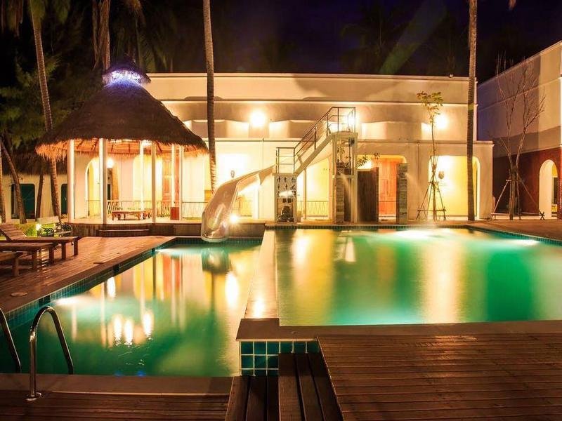 Meet The Sea Resort - Havuz