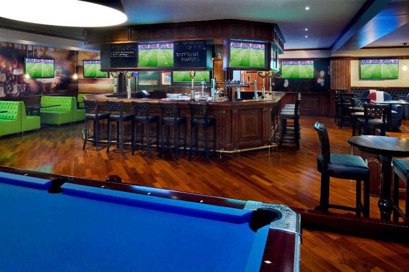 Movenpick Hotel & Apartments Bur Dubai - Bar