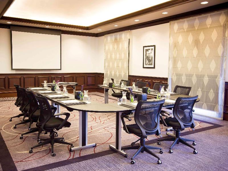 Movenpick Hotel & Apartments Bur Dubai - Toplantı
