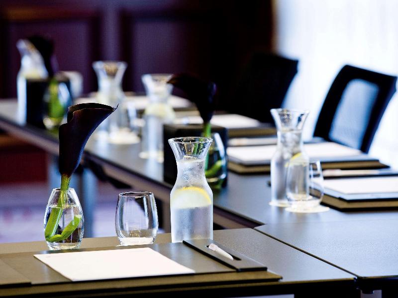 Movenpick Hotel & Apartments Bur Dubai - Toplantı