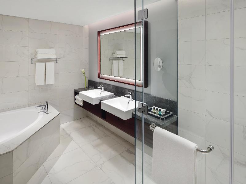 Movenpick Hotel & Apartments Bur Dubai - Oda