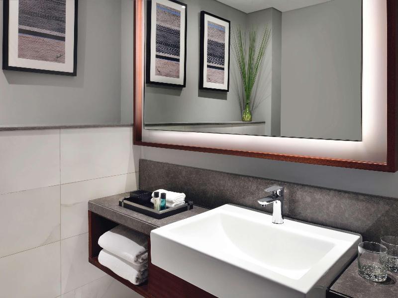 Movenpick Hotel & Apartments Bur Dubai - Oda