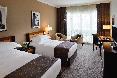 Movenpick Hotel & Apartments Bur Dubai oda fotoÄŸrafÄ±