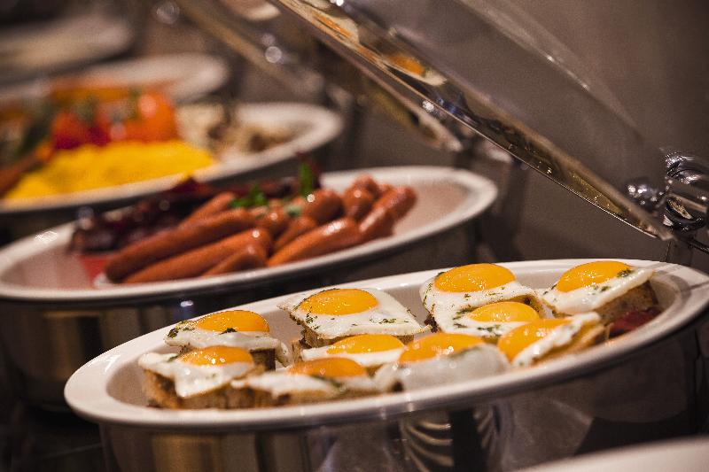 Movenpick Hotel & Apartments Bur Dubai - Restoran