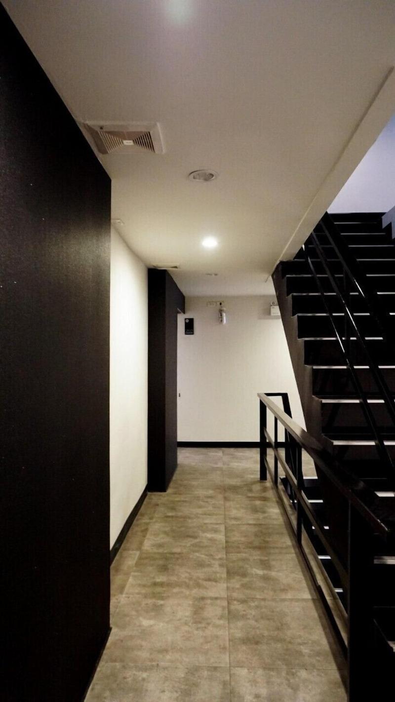 B-Black Hotel Chonburi - Lobi