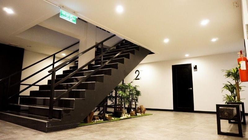 B-Black Hotel Chonburi - Lobi