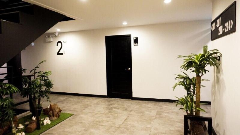 B-Black Hotel Chonburi - Lobi