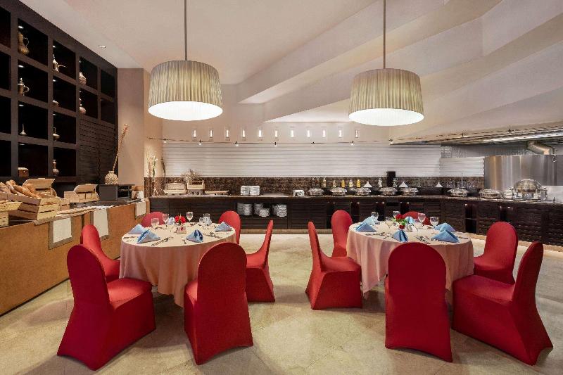 Ramada Plaza by Wyndham Dubai Deira - Bar
