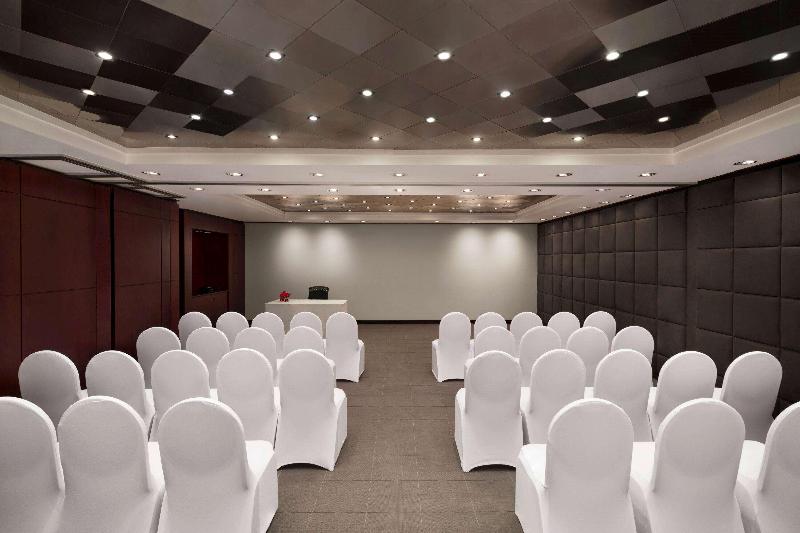 Ramada Plaza by Wyndham Dubai Deira - Toplantı