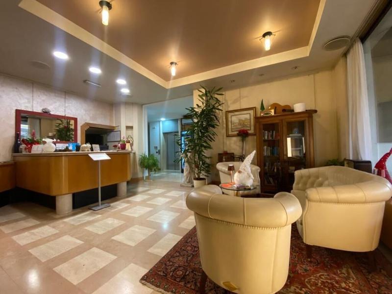 Hotel Casagrande - Lobi