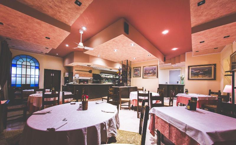 Quari Hotel Restaurant & Pizza - Bar
