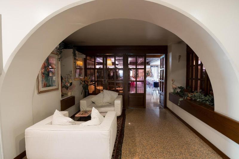 Hotel Posta 77 - Lobi