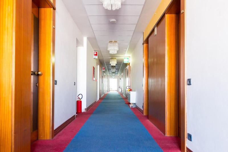 Hotel Posta 77 - Lobi