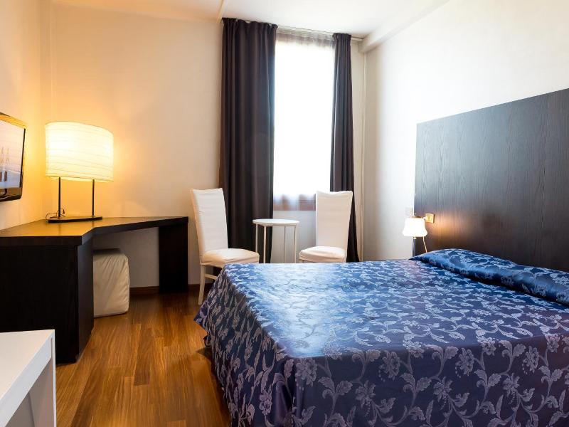 Hotel Posta 77 - Oda