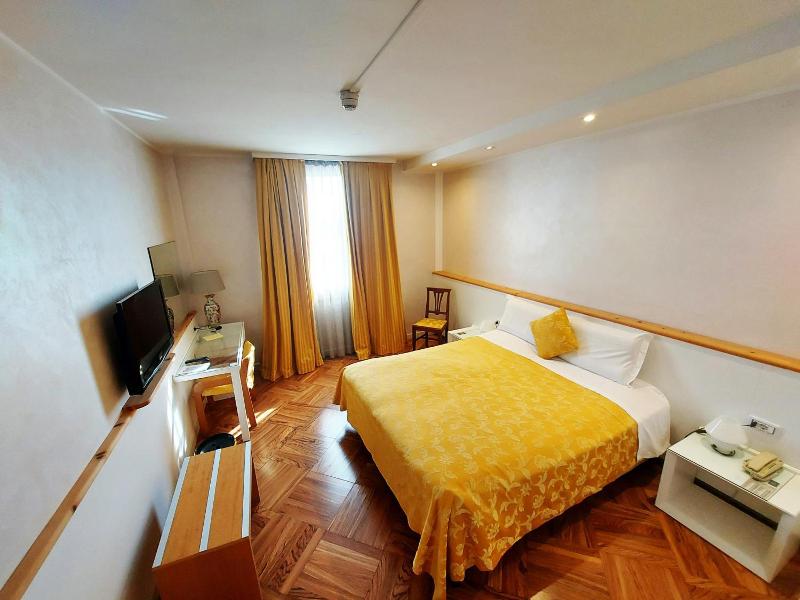 Hotel Posta 77 - Oda