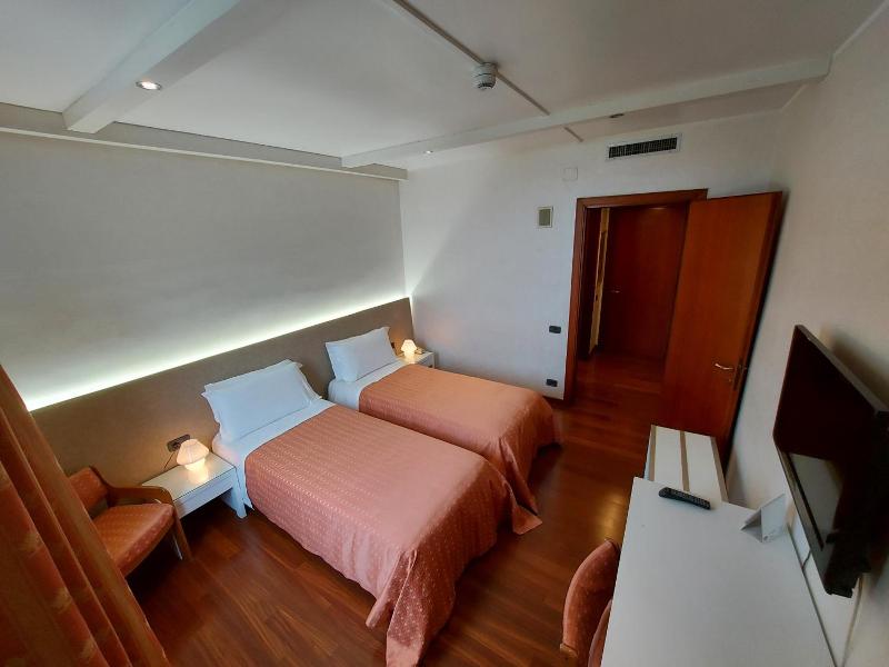 Hotel Posta 77 - Oda