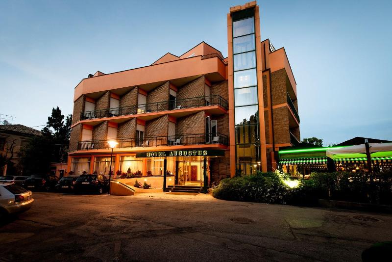 Hotel Augustus - Genel