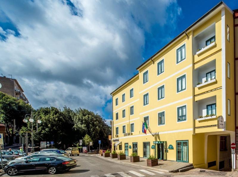 New Petit Hotel - Genel