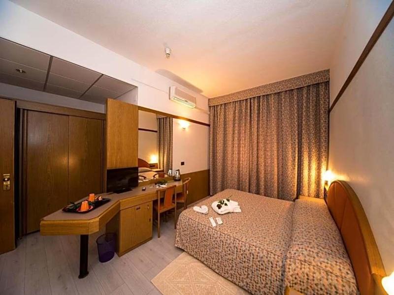 New Petit Hotel - Genel