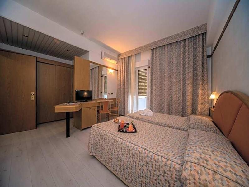 New Petit Hotel - Genel