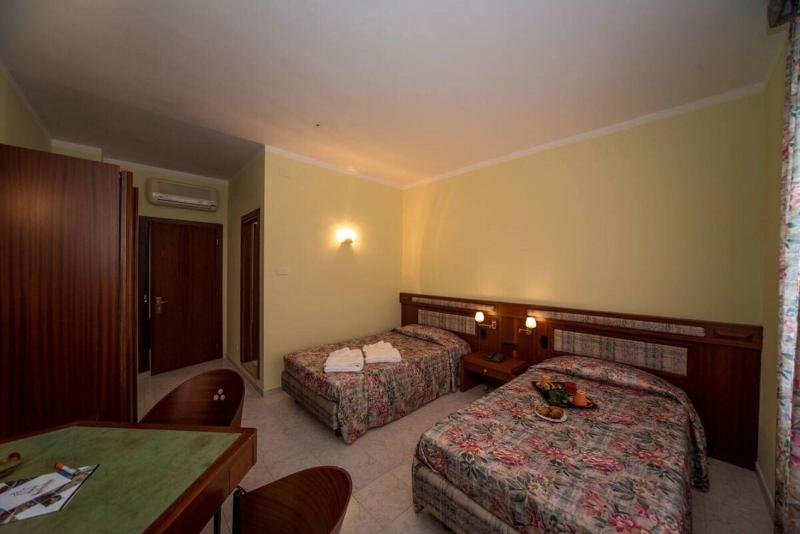 New Petit Hotel - Oda
