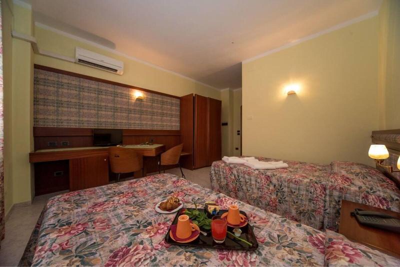 New Petit Hotel - Oda