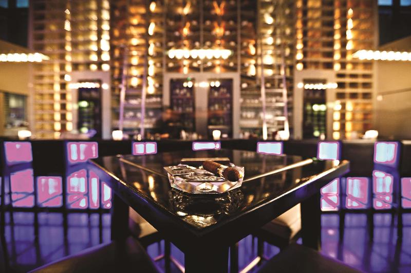 Fairmont Dubai - Bar