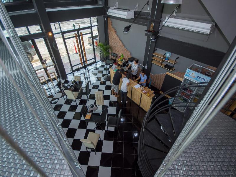 The Logbook Room And Cafe - Lobi