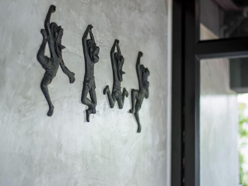 The Logbook Room And Cafe - Lobi